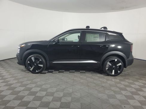 New 2026 Nissan Kicks SR image 7