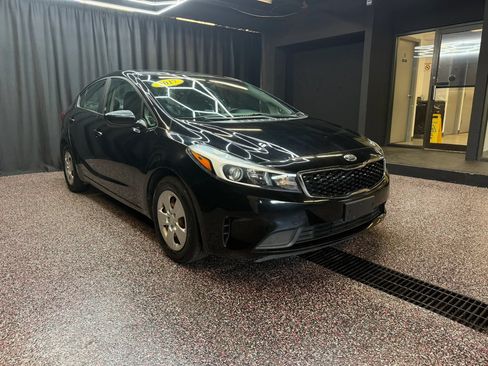 Used 2017 Kia Forte LX FWD image 9