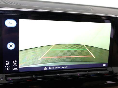 Used 2024 Volkswagen Atlas Cross Sport SE image 47