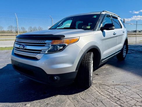 Used 2013 Ford Explorer XLT image 7