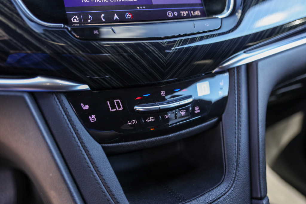Used 2025 Cadillac XT6 Premium Luxury FWD image 19