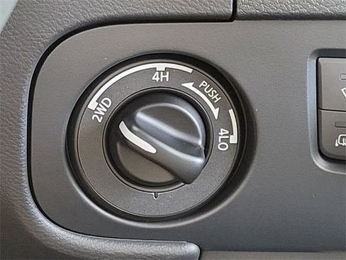 New 2026 Nissan Frontier SV w/ SV Convenience Package image 16