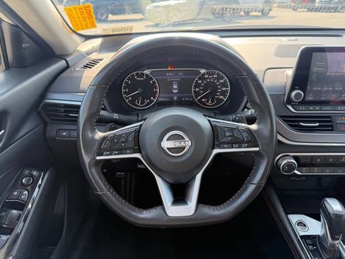 Used 2024 Nissan Altima 2.5 SR FWD image 7