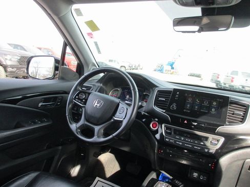 Used 2019 Honda Pilot Touring image 25