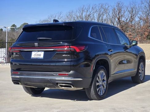 Used 2025 Buick Enclave Preferred AWD/4WD image 8