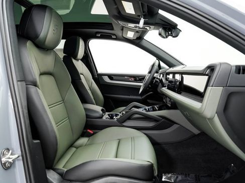 New 2026 Porsche Cayenne AWD/4WD image 23