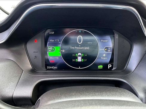 Used 2023 Chevrolet Bolt EUV LT w/ Convenience Package FWD image 13
