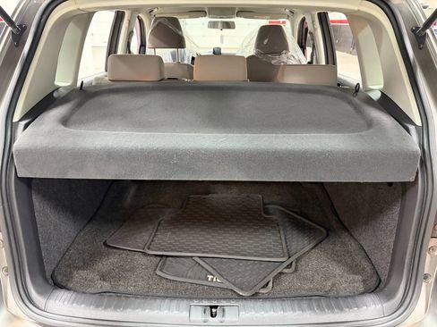 Used 2011 Volkswagen Tiguan S image 25