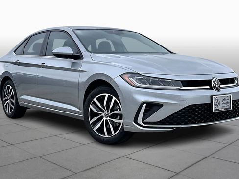 New 2026 Volkswagen Jetta SE image 2