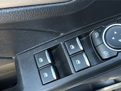 Used 2022 Ford Escape SEL image 11