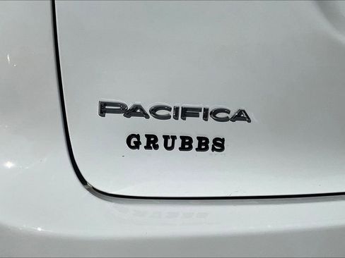 Used 2021 Chrysler Pacifica Touring-L image 43