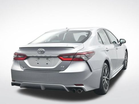 Used 2022 Toyota Camry SE FWD image 7