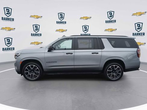 Used 2023 Chevrolet Suburban RST w/ Sport Performance Package AWD/4WD image 5