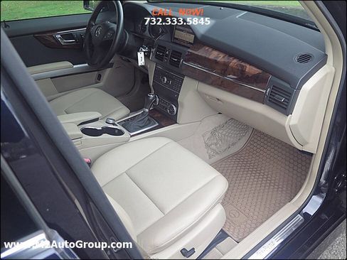 Used 2011 Mercedes-Benz GLK 350 4MATIC image 40