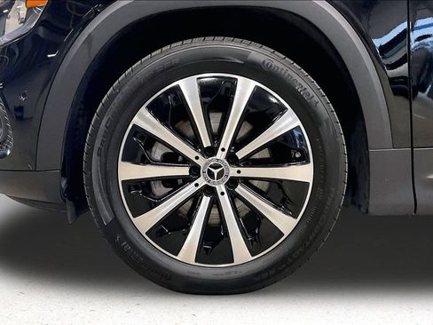 Used 2023 Mercedes-Benz GLB 250 4MATIC w/ Premium Package image 35