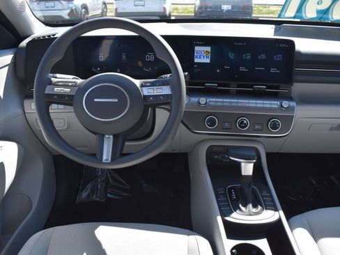 Used 2024 Hyundai Kona SE image 20