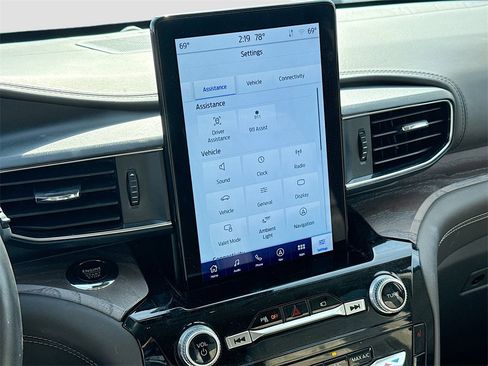 Used 2023 Ford Explorer Platinum w/ Technology Package image 14