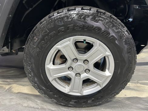 Used 2018 Jeep Wrangler Unlimited Sport S image 23
