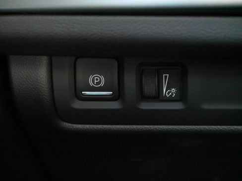 Certified 2025 Cadillac XT4 Sport image 26