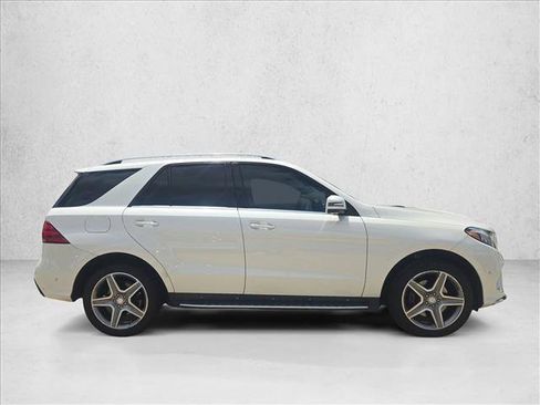 Used 2016 Mercedes-Benz GLE 400 4MATIC image 4