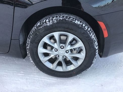 New 2026 Chrysler Pacifica Select image 10