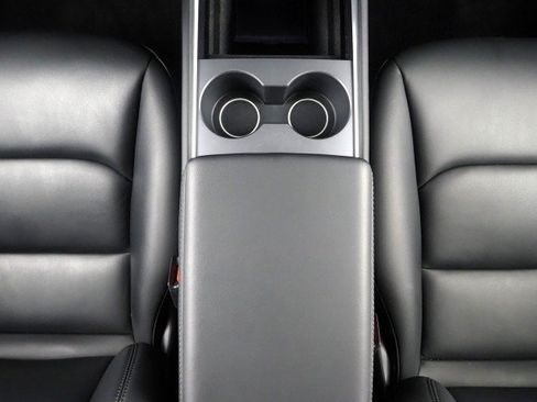 Used 2023 Tesla Model Y Long Range AWD/4WD image 23
