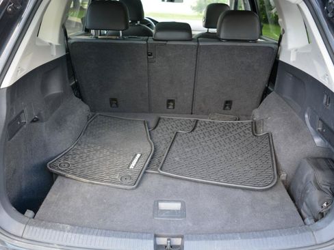Used 2019 Volkswagen Tiguan SE w/ Panoramic Sunroof Package AWD/4WD image 15