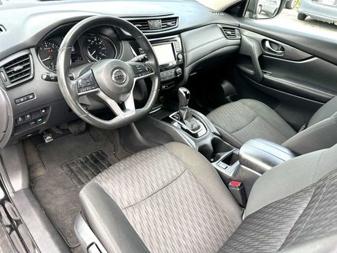 Used 2019 Nissan Rogue S w/ Special Edition Package FWD image 18