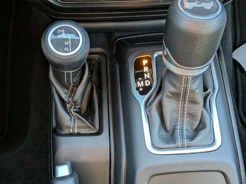 Used 2022 Jeep Wrangler Unlimited Sahara image 21