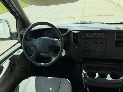 Used 2007 Chevrolet Express 1500 RWD image 27