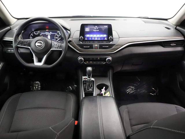 Used 2025 Nissan Altima 2.5 SV FWD image 32