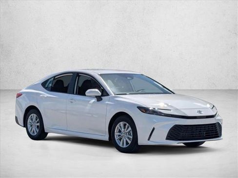 Used 2026 Toyota Camry LE w/ Convenience Package image 7