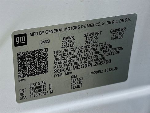 Used 2023 GMC Terrain SLE w/ Driver Convenience Package image 32