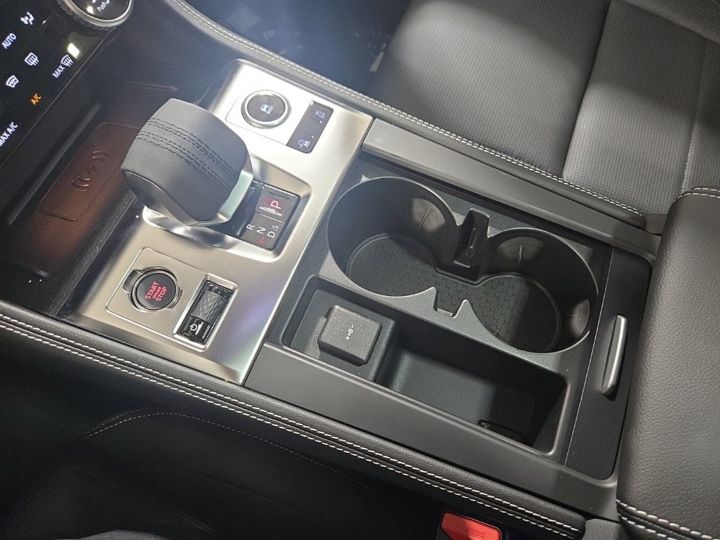 New 2026 Jaguar F-PACE R-Dynamic S AWD/4WD image 18