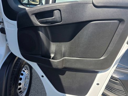 Used 2025 RAM ProMaster 2500 w/ Convenience Group FWD image 24