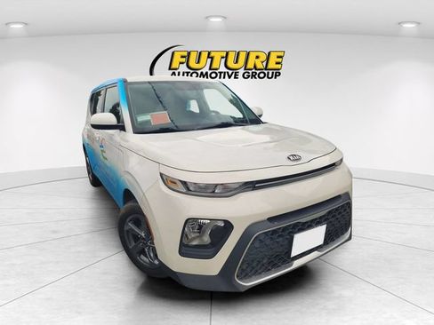 Used 2021 Kia Soul LX FWD image 1