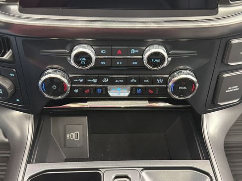 Used 2025 Ford F150 Lariat AWD/4WD image 23