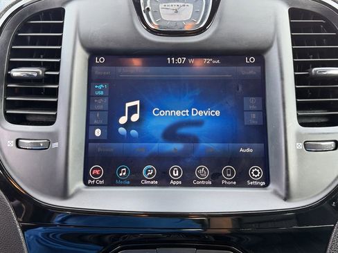 Used 2022 Chrysler 300 S RWD image 18