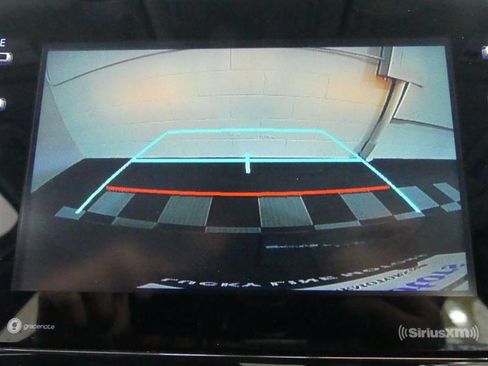 Used 2022 Toyota Prius LE image 13