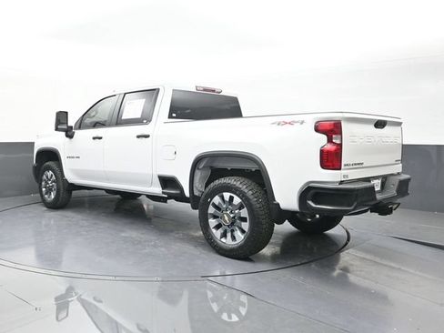 Used 2024 Chevrolet Silverado 2500 Custom w/ Custom Convenience Package AWD/4WD image 9