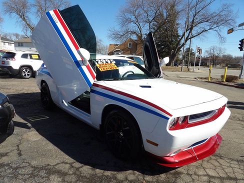 Used 2011 Dodge Challenger R/T image 3
