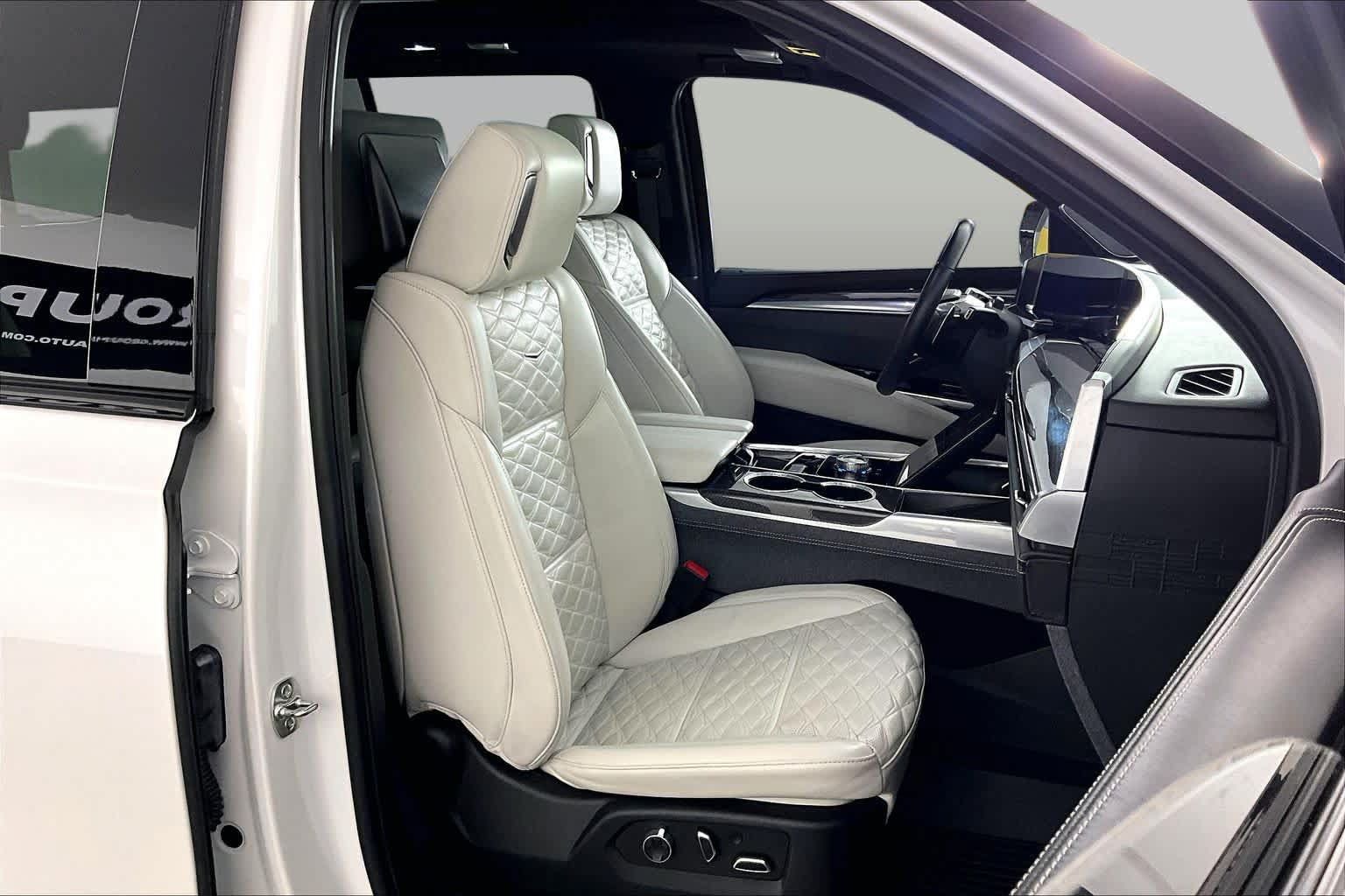 Used 2025 Cadillac Escalade V w/ LPO, Floor Liner Package AWD/4WD image 9