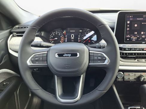 New 2026 Jeep Compass Latitude image 19