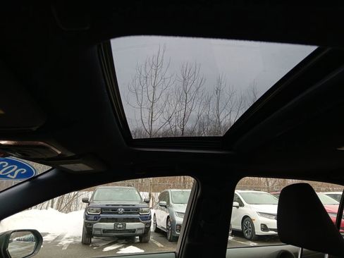 Used 2024 Toyota Corolla SE w/ SE Premium Package image 23