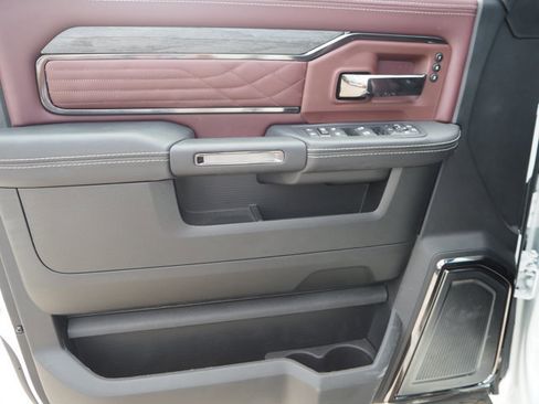 New 2025 RAM 2500 Limited image 24