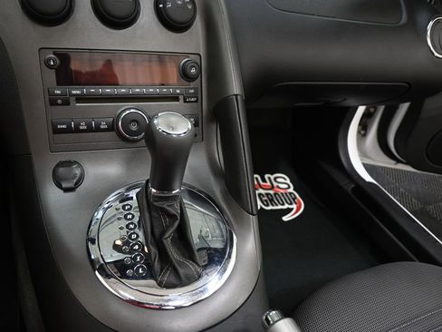 Used 2008 Pontiac Solstice Convertible w/ Preferred Package RWD image 11