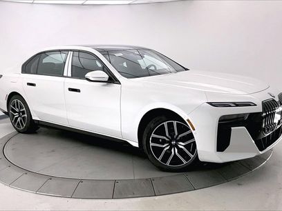 Used 2024 BMW 750e xDrive w/ Premium Package 2