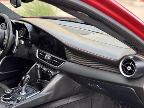 Used 2018 Alfa Romeo Giulia Quadrifoglio w/ Driver Assist Dynamic Package image 18