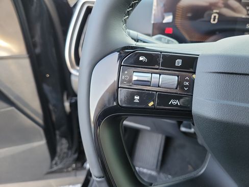 New 2026 Kia Sorento LX FWD image 24