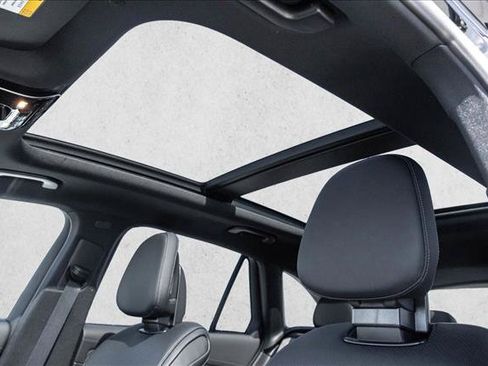 New 2026 Mercedes-Benz GLC 300 4MATIC image 13